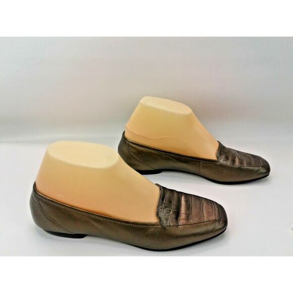 Antonio Melani Womens Bronze Alligator Print Loafers/Flats Size 6.5 M - Picture 4 of 8